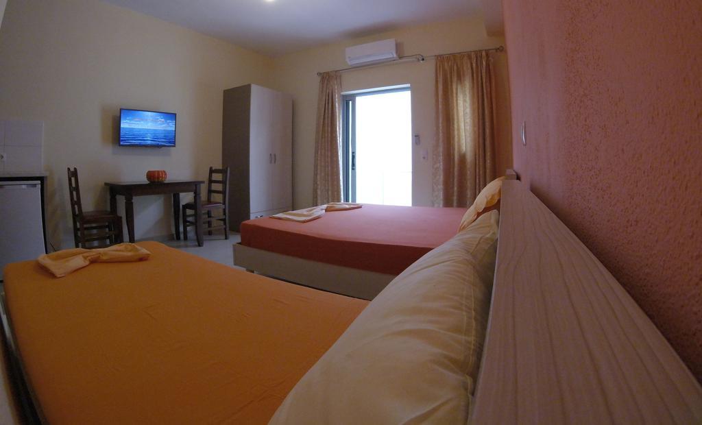 Riviera Rooms Himare Exterior foto