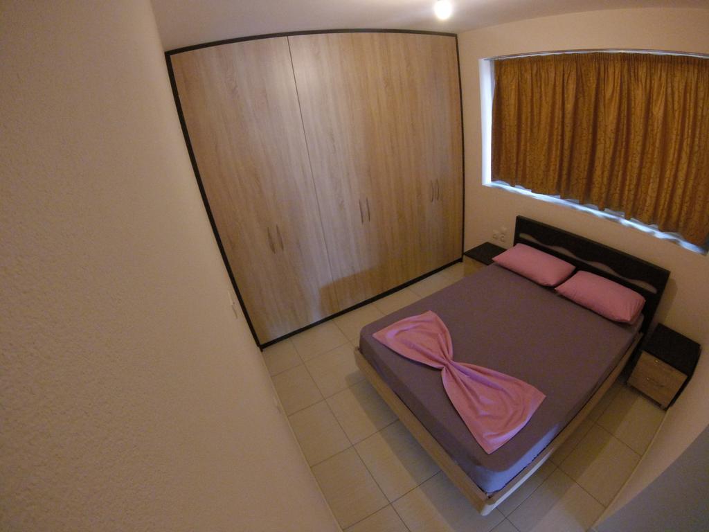 Riviera Rooms Himare Exterior foto