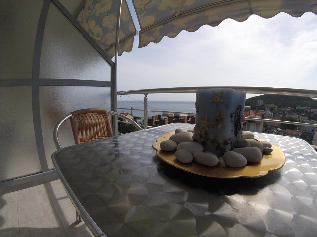 Riviera Rooms Himare Exterior foto