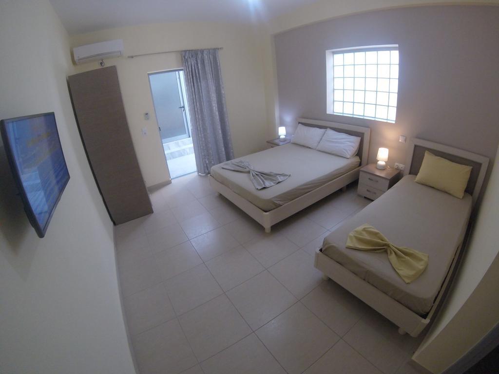 Riviera Rooms Himare Exterior foto
