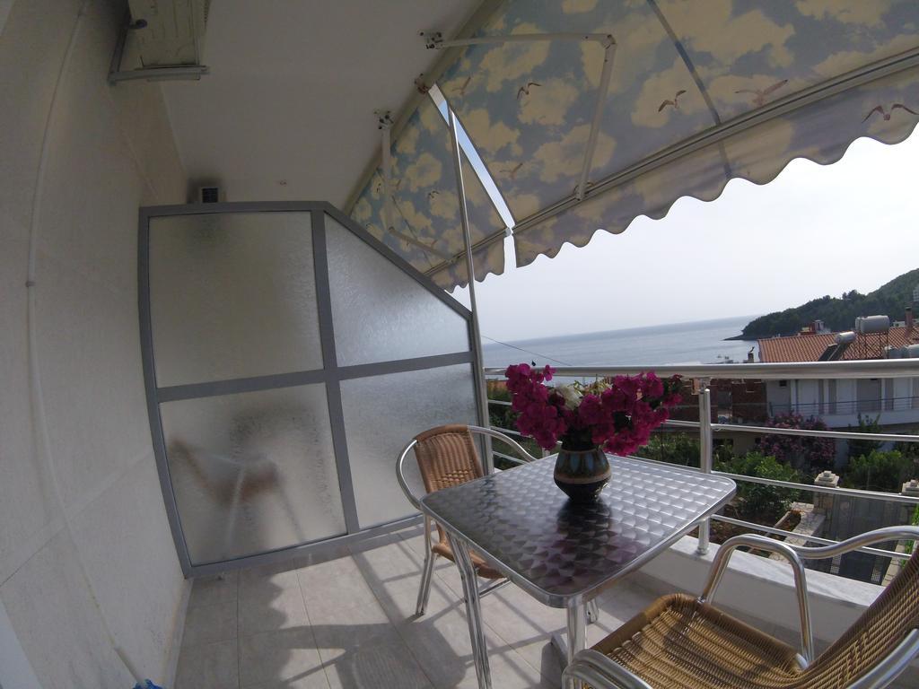 Riviera Rooms Himare Exterior foto