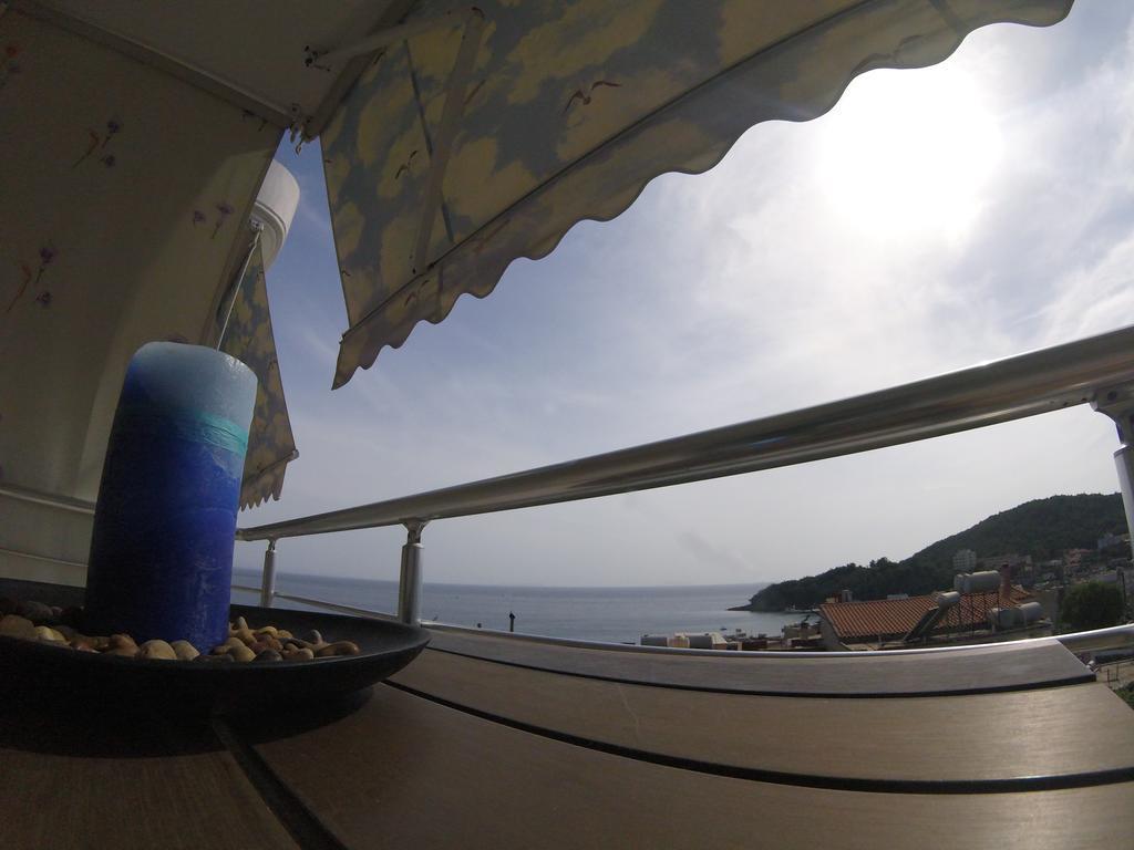 Riviera Rooms Himare Exterior foto