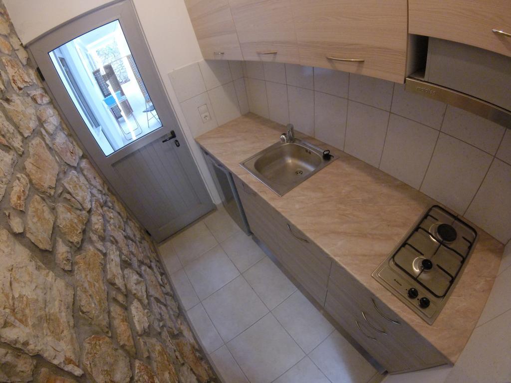 Riviera Rooms Himare Exterior foto